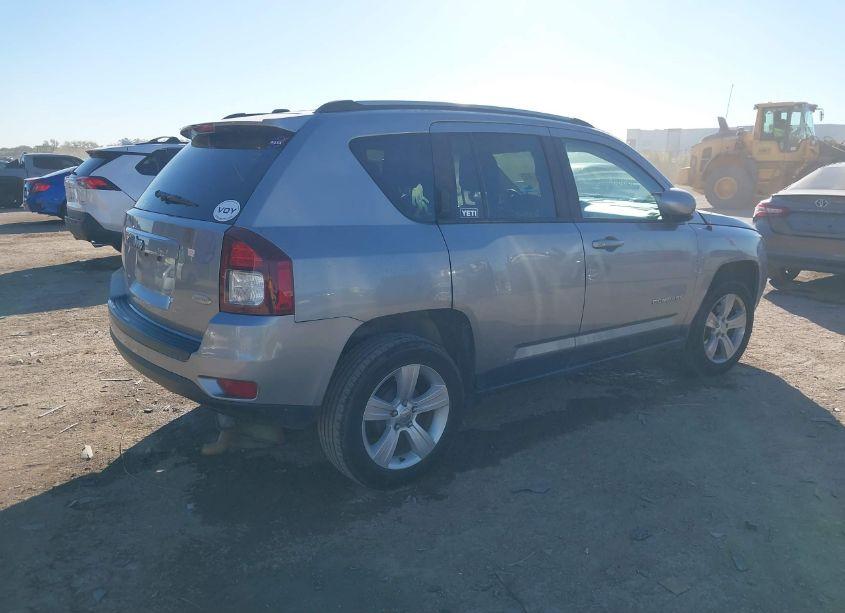 Photo 4 of 2016 Jeep Compass LATITUDE (VIN 1C4NJCEA3GD615182)