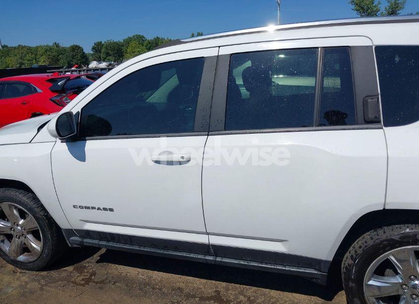 Photo 14 of 2014 Jeep Compass LATITUDE (VIN 1C4NJCEA4ED645451)