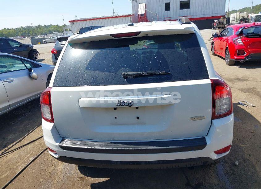 Photo 16 of 2014 Jeep Compass LATITUDE (VIN 1C4NJCEA4ED645451)