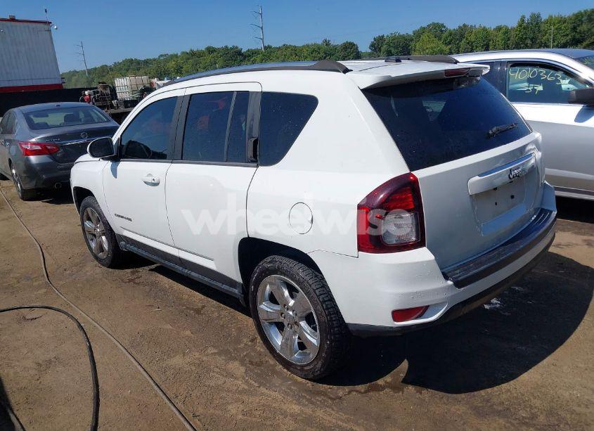 Photo 3 of 2014 Jeep Compass LATITUDE (VIN 1C4NJCEA4ED645451)