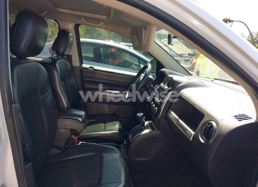 Photo 5 of 2014 Jeep Compass LATITUDE (VIN 1C4NJCEA4ED645451)