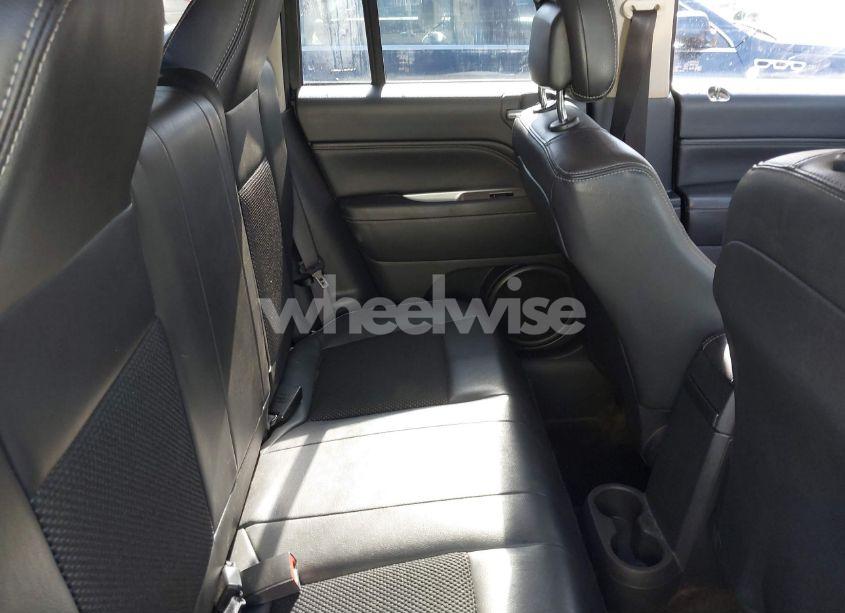 Photo 8 of 2014 Jeep Compass LATITUDE (VIN 1C4NJCEA4ED676599)