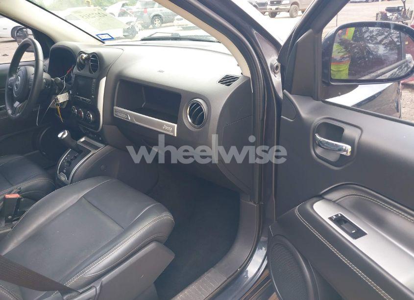 Photo 5 of 2014 Jeep Compass HIGH ALTITUDE (VIN 1C4NJCEA4ED680121)