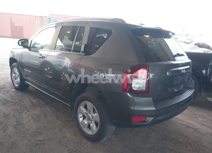 Photo 3 of 2016 Jeep Compass LATITUDE (VIN 1C4NJCEA4GD715131)