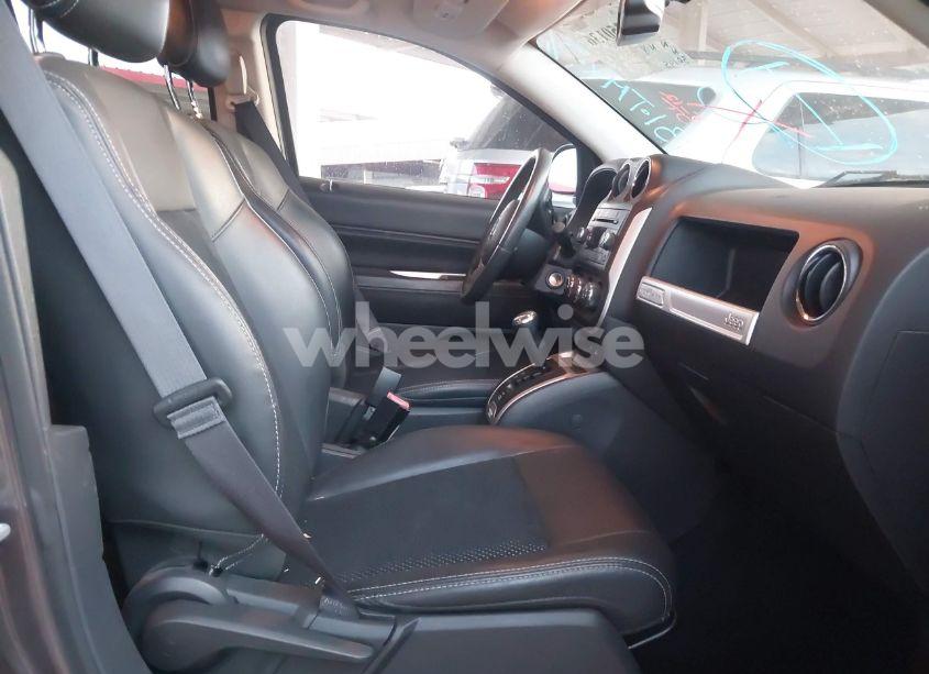 Photo 5 of 2016 Jeep Compass LATITUDE (VIN 1C4NJCEA4GD715131)