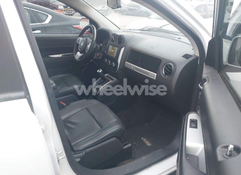 Photo 5 of 2016 Jeep Compass HIGH ALTITUDE EDITION (VIN 1C4NJCEA4GD783624)