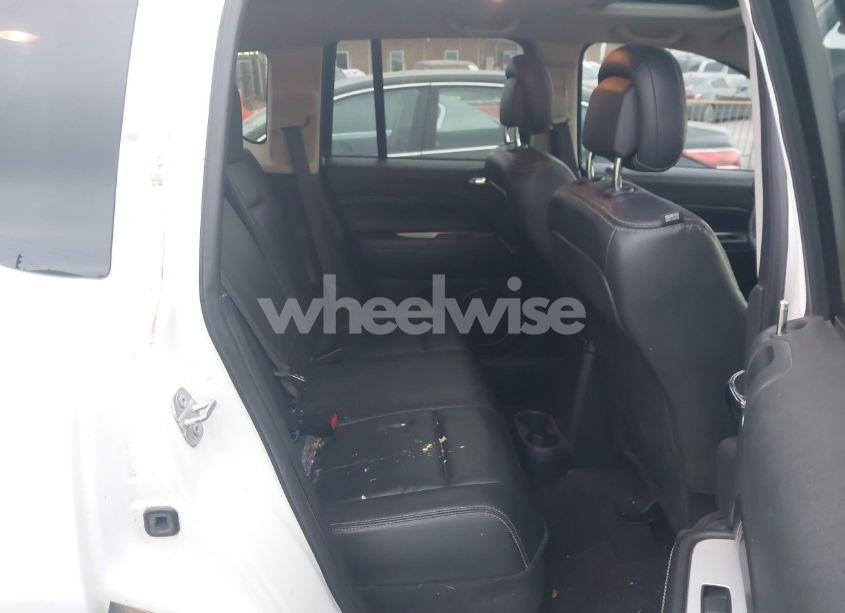 Photo 8 of 2016 Jeep Compass HIGH ALTITUDE EDITION (VIN 1C4NJCEA4GD783624)