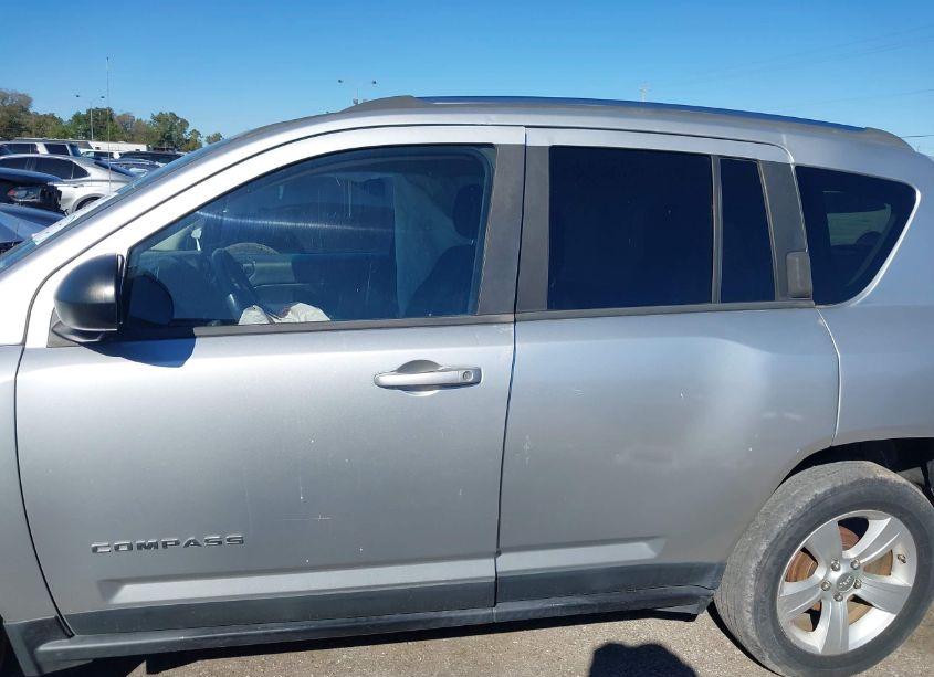 Photo 14 of 2012 Jeep Compass LATITUDE (VIN 1C4NJCEA5CD626968)