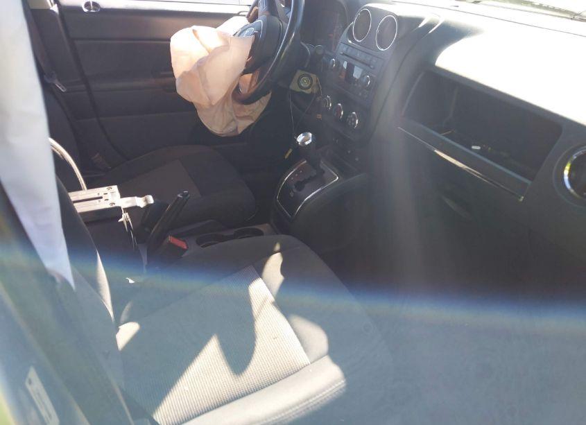 Photo 5 of 2012 Jeep Compass LATITUDE (VIN 1C4NJCEA5CD626968)