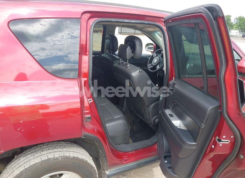 Photo 8 of 2014 Jeep Compass LATITUDE (VIN 1C4NJCEA5ED547450)