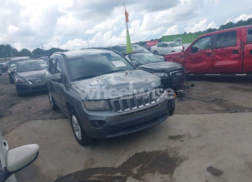 2014 Jeep Compass LATITUDE (VIN 1C4NJCEA5ED624205) main photo