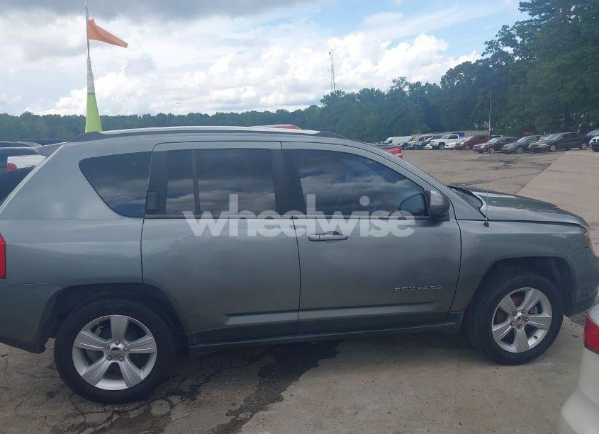 Photo 13 of 2014 Jeep Compass LATITUDE (VIN 1C4NJCEA5ED624205)