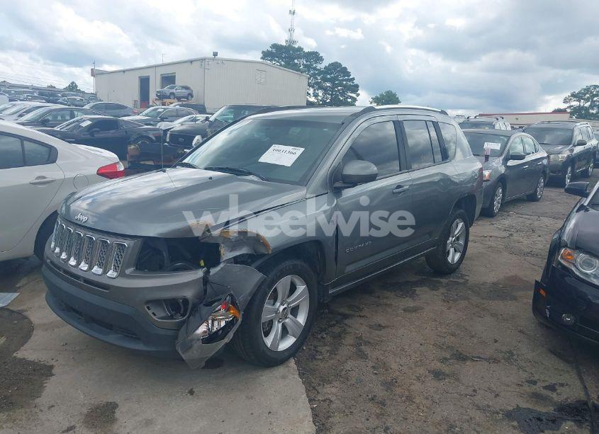 Photo 2 of 2014 Jeep Compass LATITUDE (VIN 1C4NJCEA5ED624205)