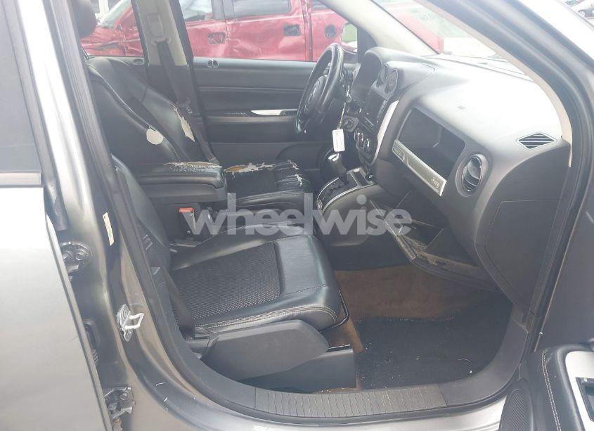 Photo 5 of 2014 Jeep Compass LATITUDE (VIN 1C4NJCEA5ED624205)