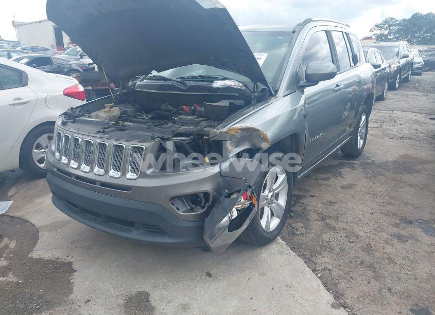 Photo 6 of 2014 Jeep Compass LATITUDE (VIN 1C4NJCEA5ED624205)