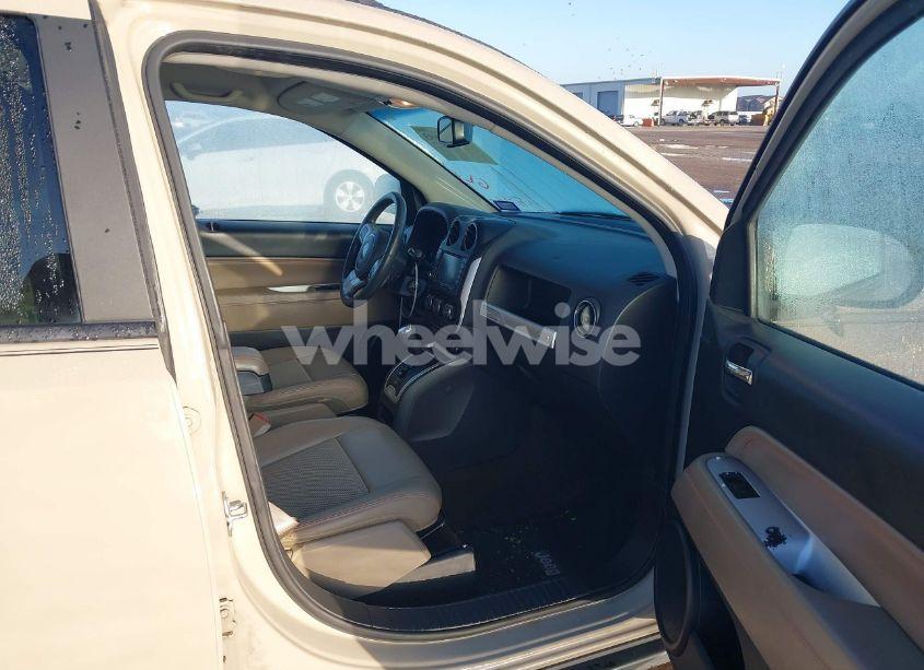 Photo 5 of 2017 Jeep Compass LATITUDE FWD (VIN 1C4NJCEA6HD141293)