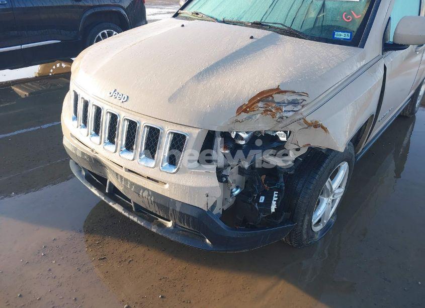 Photo 6 of 2017 Jeep Compass LATITUDE FWD (VIN 1C4NJCEA6HD141293)