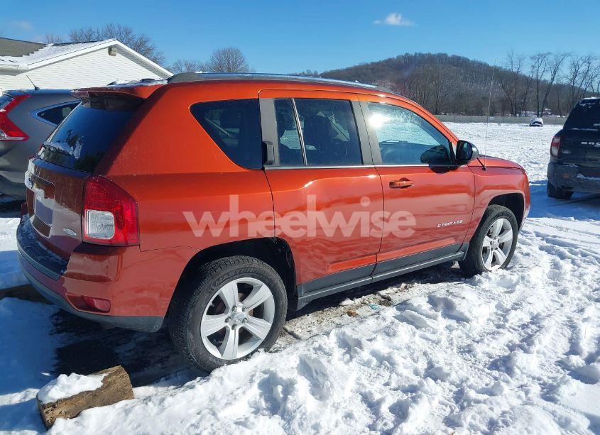Photo 4 of 2012 Jeep Compass LATITUDE (VIN 1C4NJCEA7CD579457)