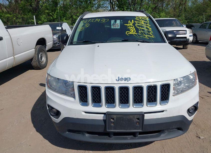 Photo 6 of 2012 Jeep Compass LATITUDE (VIN 1C4NJCEA7CD639298)