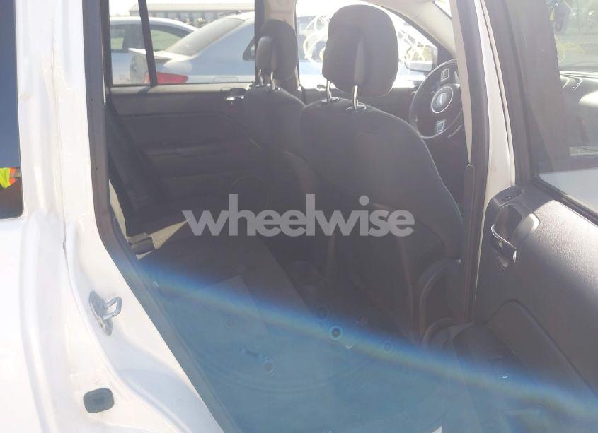 Photo 8 of 2012 Jeep Compass LATITUDE (VIN 1C4NJCEA7CD639298)