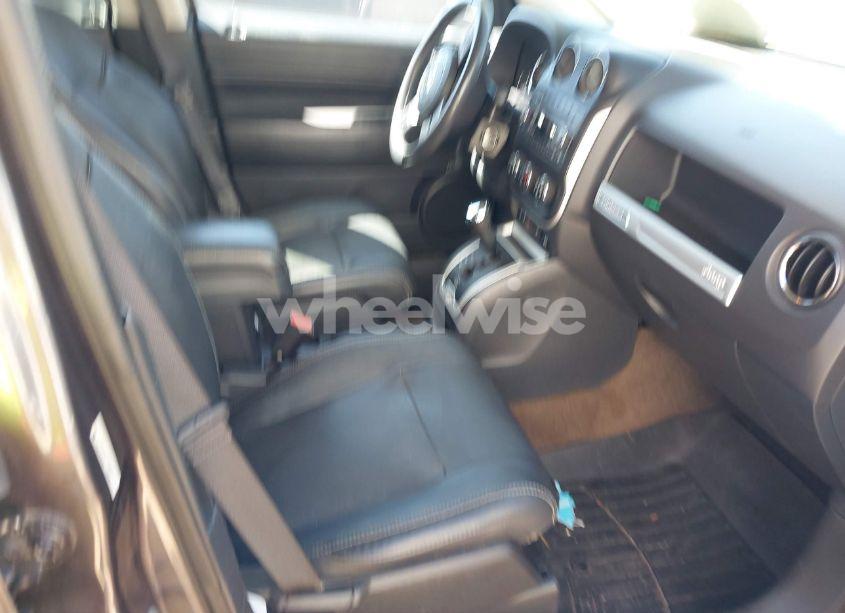 Photo 5 of 2014 Jeep Compass HIGH ALTITUDE (VIN 1C4NJCEA7ED850729)