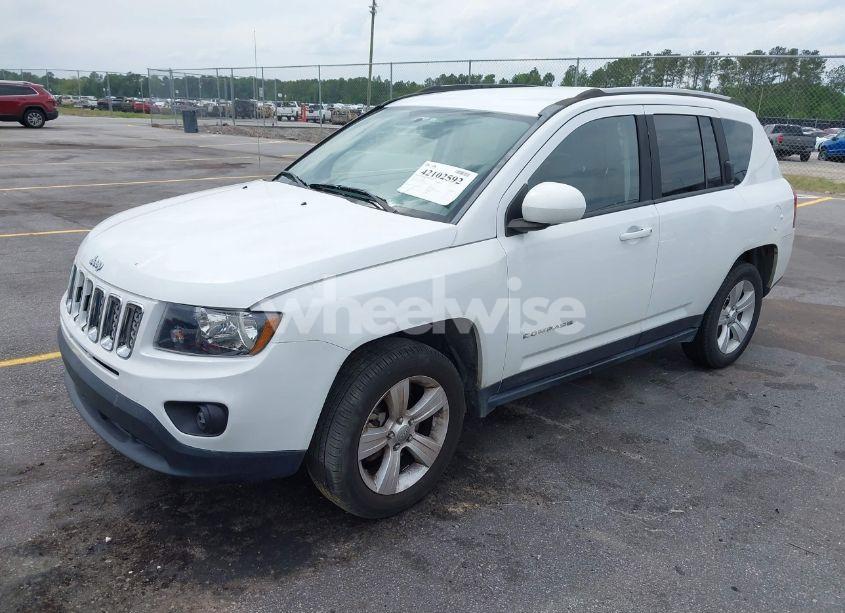 Photo 2 of 2016 Jeep Compass LATITUDE (VIN 1C4NJCEA7GD628257)