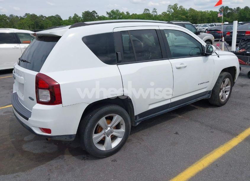 Photo 4 of 2016 Jeep Compass LATITUDE (VIN 1C4NJCEA7GD628257)