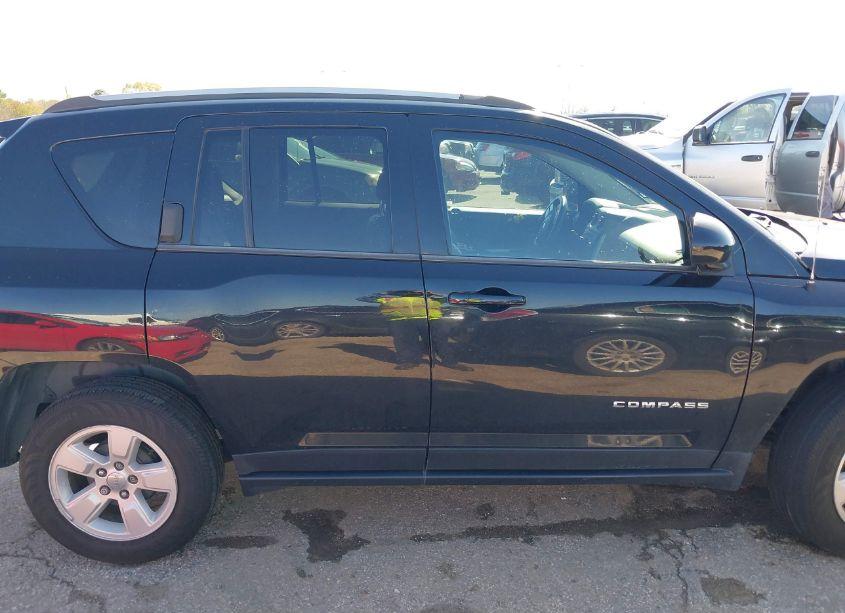 Photo 13 of 2017 Jeep Compass LATITUDE FWD (VIN 1C4NJCEA7HD212842)