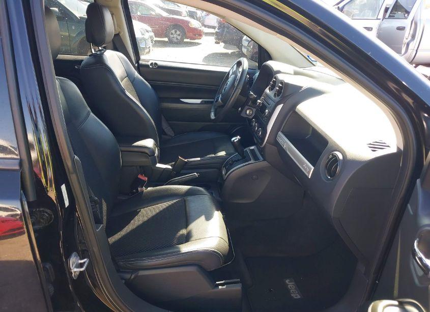 Photo 5 of 2017 Jeep Compass LATITUDE FWD (VIN 1C4NJCEA7HD212842)