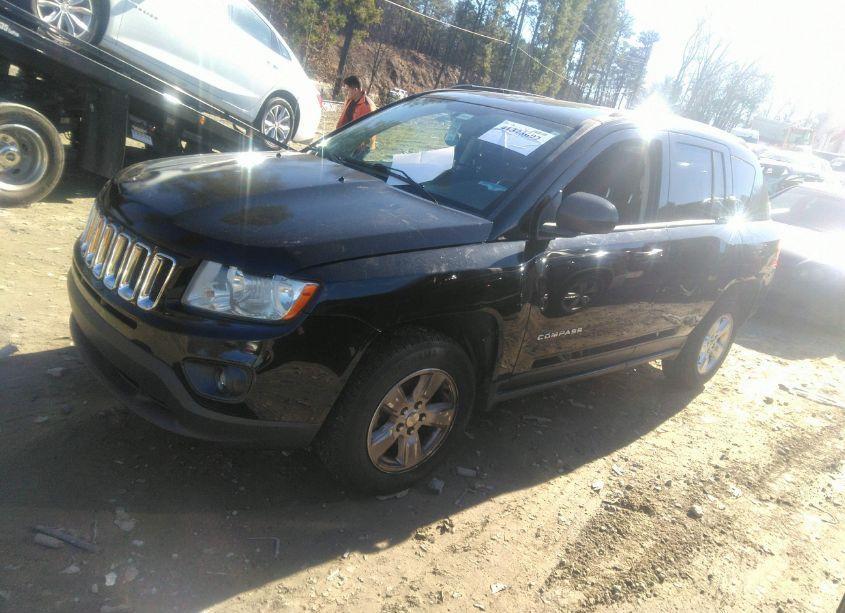 Photo 2 of 2013 Jeep Compass LATITUDE (VIN 1C4NJCEA8DD255922)
