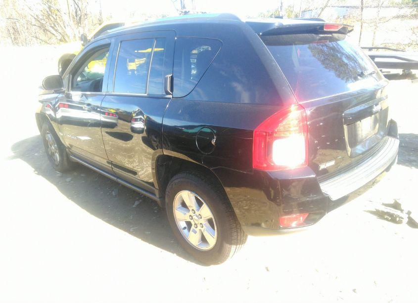 Photo 3 of 2013 Jeep Compass LATITUDE (VIN 1C4NJCEA8DD255922)