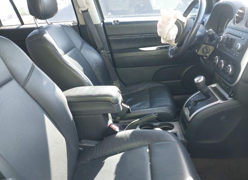 Photo 5 of 2014 Jeep Compass HIGH ALTITUDE (VIN 1C4NJCEA8ED888552)