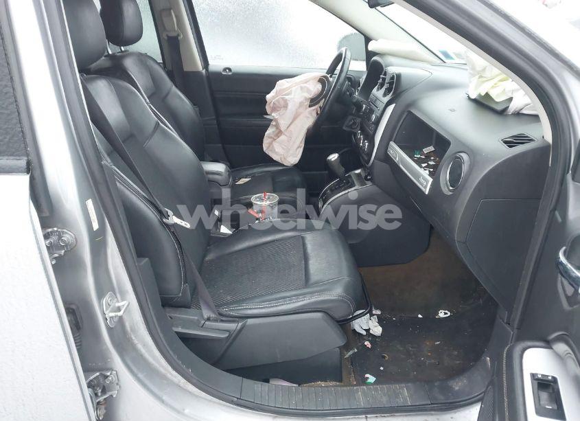 Photo 5 of 2016 Jeep Compass LATITUDE (VIN 1C4NJCEA8GD744535)