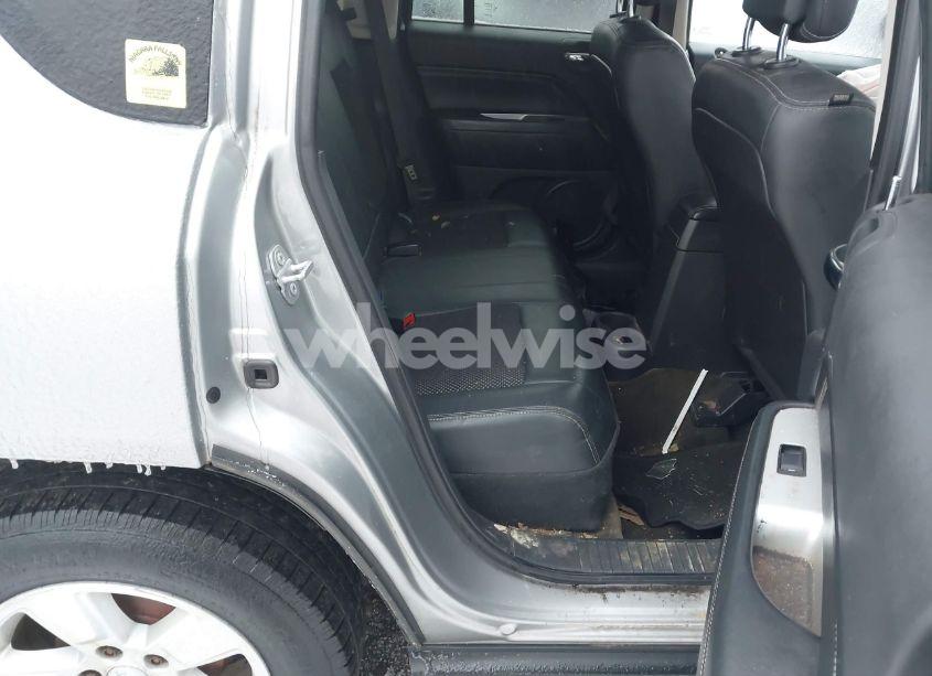 Photo 8 of 2016 Jeep Compass LATITUDE (VIN 1C4NJCEA8GD744535)