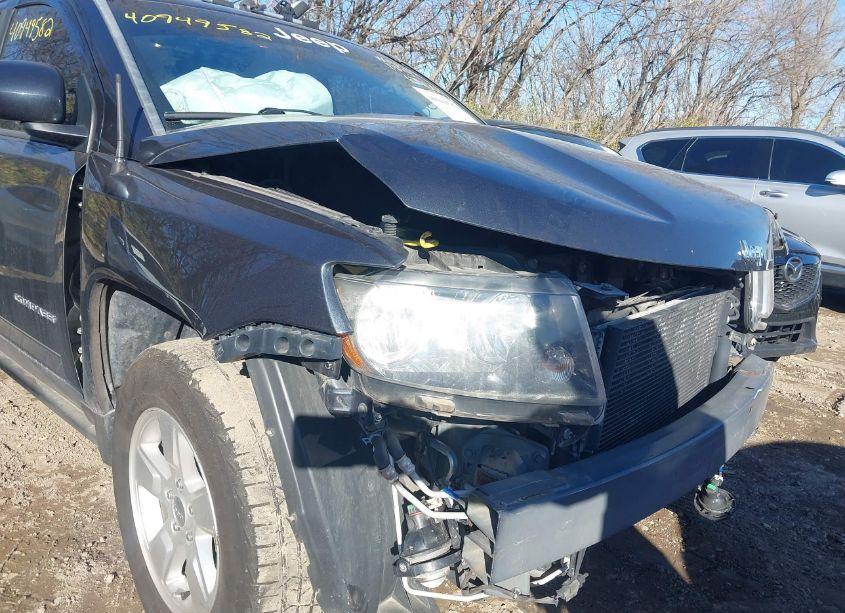 Photo 13 of 2014 Jeep Compass LATITUDE (VIN 1C4NJCEA9ED629004)