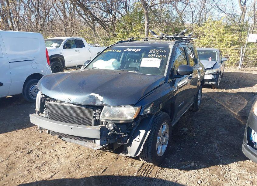 Photo 2 of 2014 Jeep Compass LATITUDE (VIN 1C4NJCEA9ED629004)