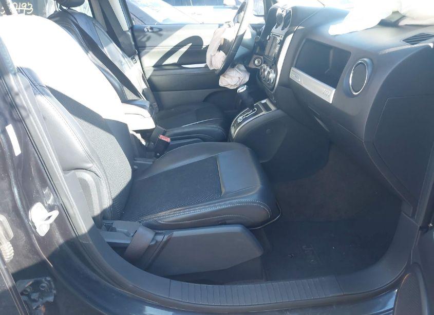 Photo 5 of 2014 Jeep Compass LATITUDE (VIN 1C4NJCEA9ED629004)