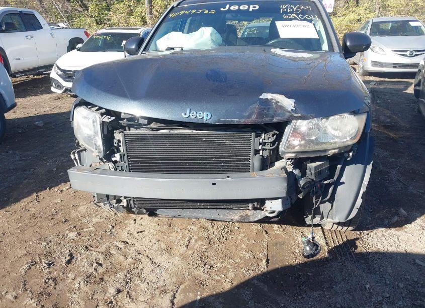 Photo 6 of 2014 Jeep Compass LATITUDE (VIN 1C4NJCEA9ED629004)