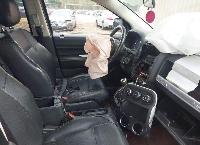 Photo 5 of 2014 Jeep Compass HIGH ALTITUDE (VIN 1C4NJCEA9ED679322)