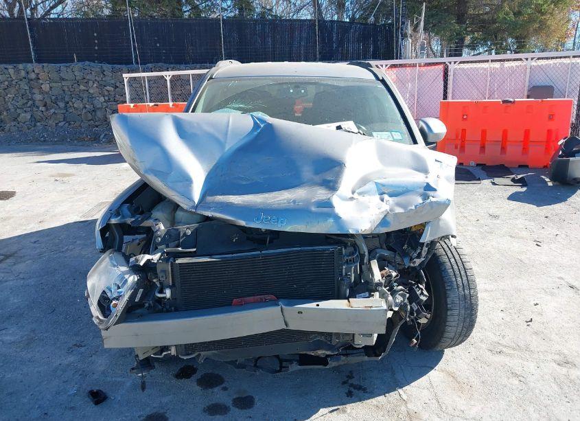 Photo 13 of 2016 Jeep Compass LATITUDE (VIN 1C4NJCEA9GD688900)