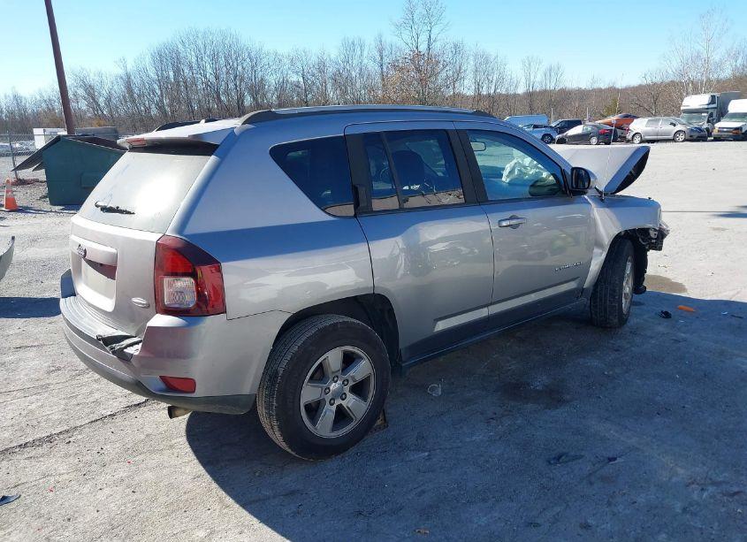 Photo 4 of 2016 Jeep Compass LATITUDE (VIN 1C4NJCEA9GD688900)