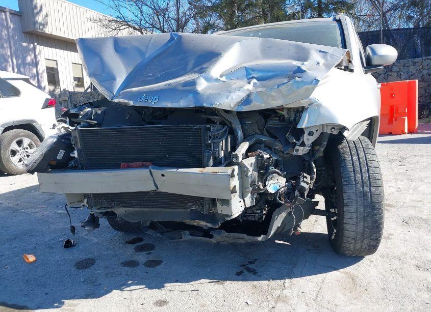 Photo 6 of 2016 Jeep Compass LATITUDE (VIN 1C4NJCEA9GD688900)