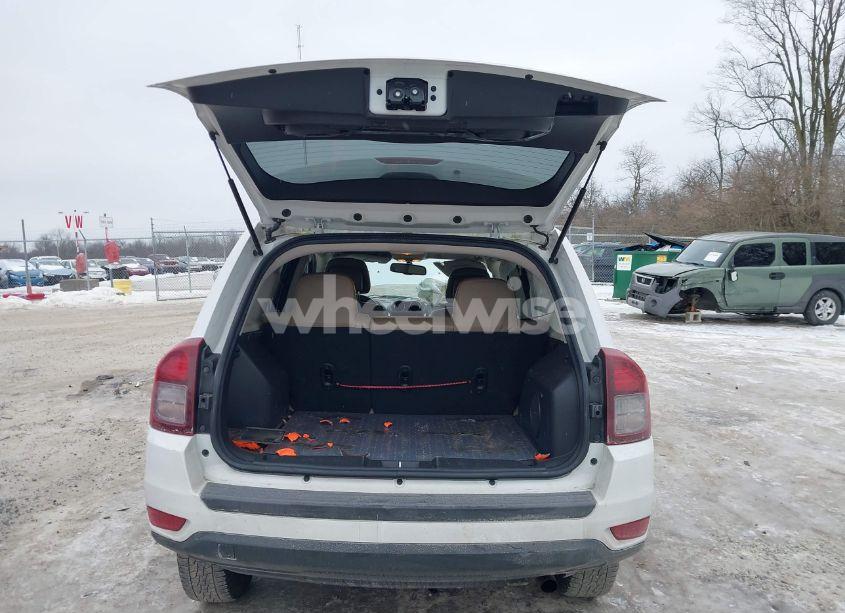 Photo 17 of 2014 Jeep Compass LATITUDE (VIN 1C4NJCEAXED510247)