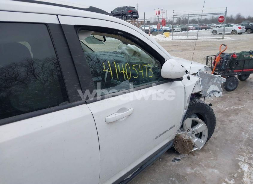 Photo 19 of 2014 Jeep Compass LATITUDE (VIN 1C4NJCEAXED510247)
