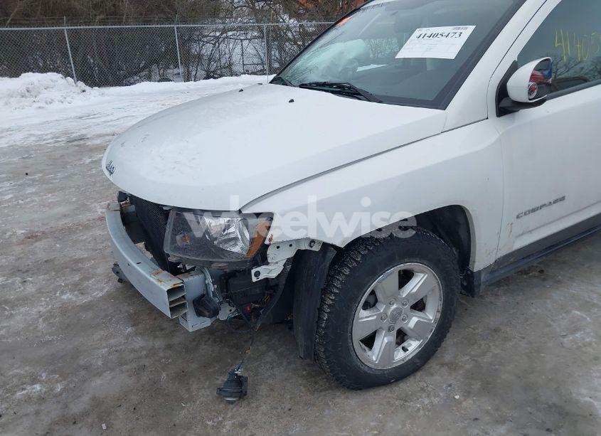 Photo 20 of 2014 Jeep Compass LATITUDE (VIN 1C4NJCEAXED510247)