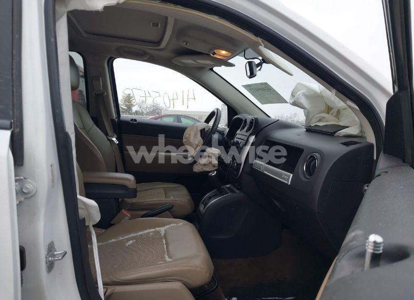 Photo 5 of 2014 Jeep Compass LATITUDE (VIN 1C4NJCEAXED510247)