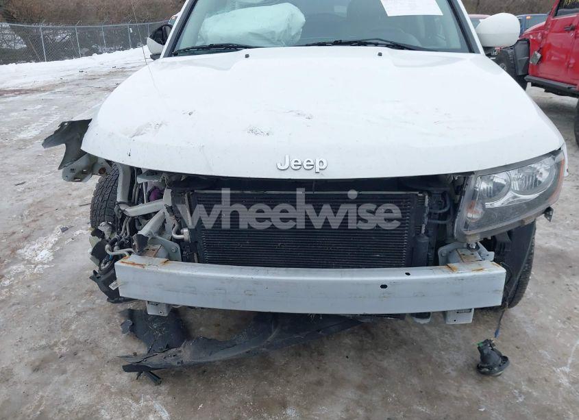 Photo 6 of 2014 Jeep Compass LATITUDE (VIN 1C4NJCEAXED510247)