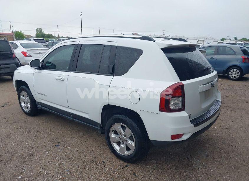 Photo 3 of 2014 Jeep Compass LATITUDE (VIN 1C4NJCEAXED715454)