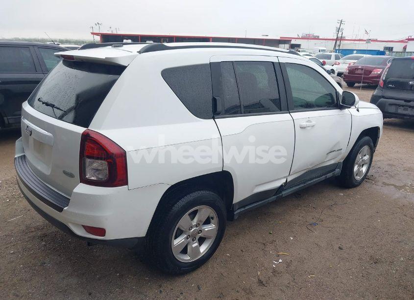 Photo 4 of 2014 Jeep Compass LATITUDE (VIN 1C4NJCEAXED715454)