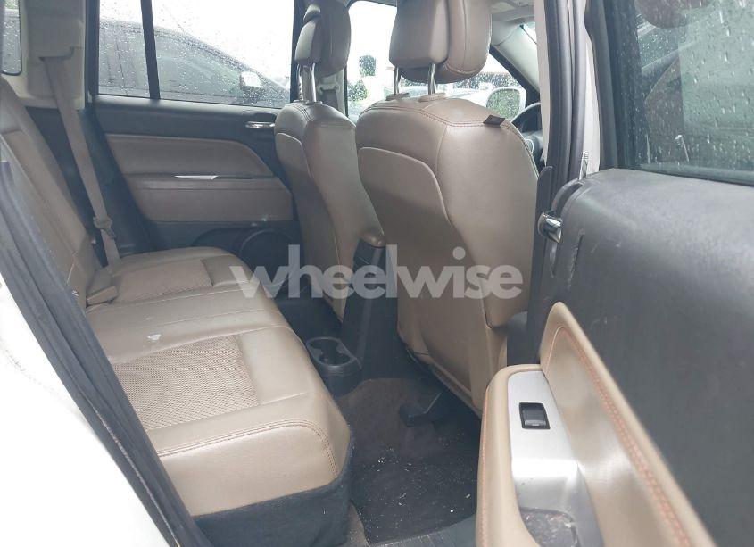 Photo 8 of 2014 Jeep Compass LATITUDE (VIN 1C4NJCEAXED715454)